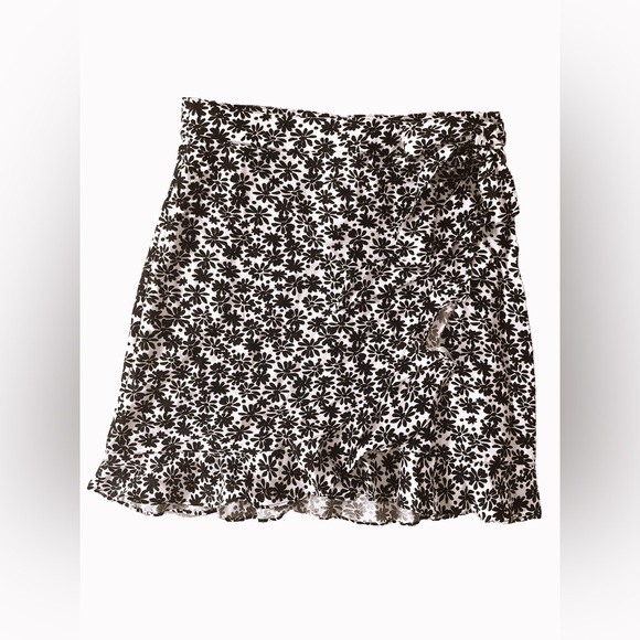 LOFT Daisy Ruffle Wrap Skirt - Picture 4 of 8